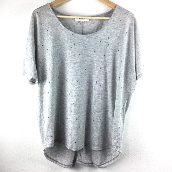 Two by Vince Camuto Tops - Two by Vince Camuto Gray Distressed Tee Women’s M